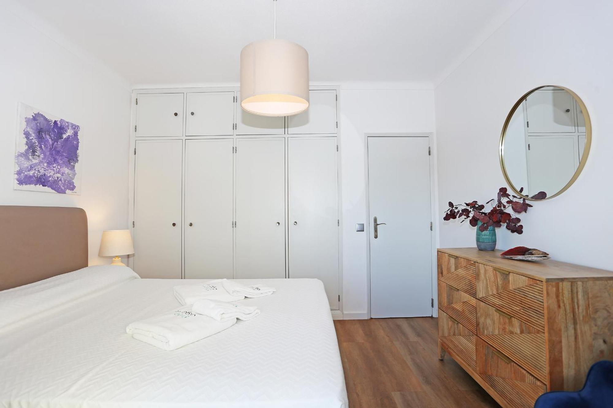 Apartment B61 - Carnation Sun