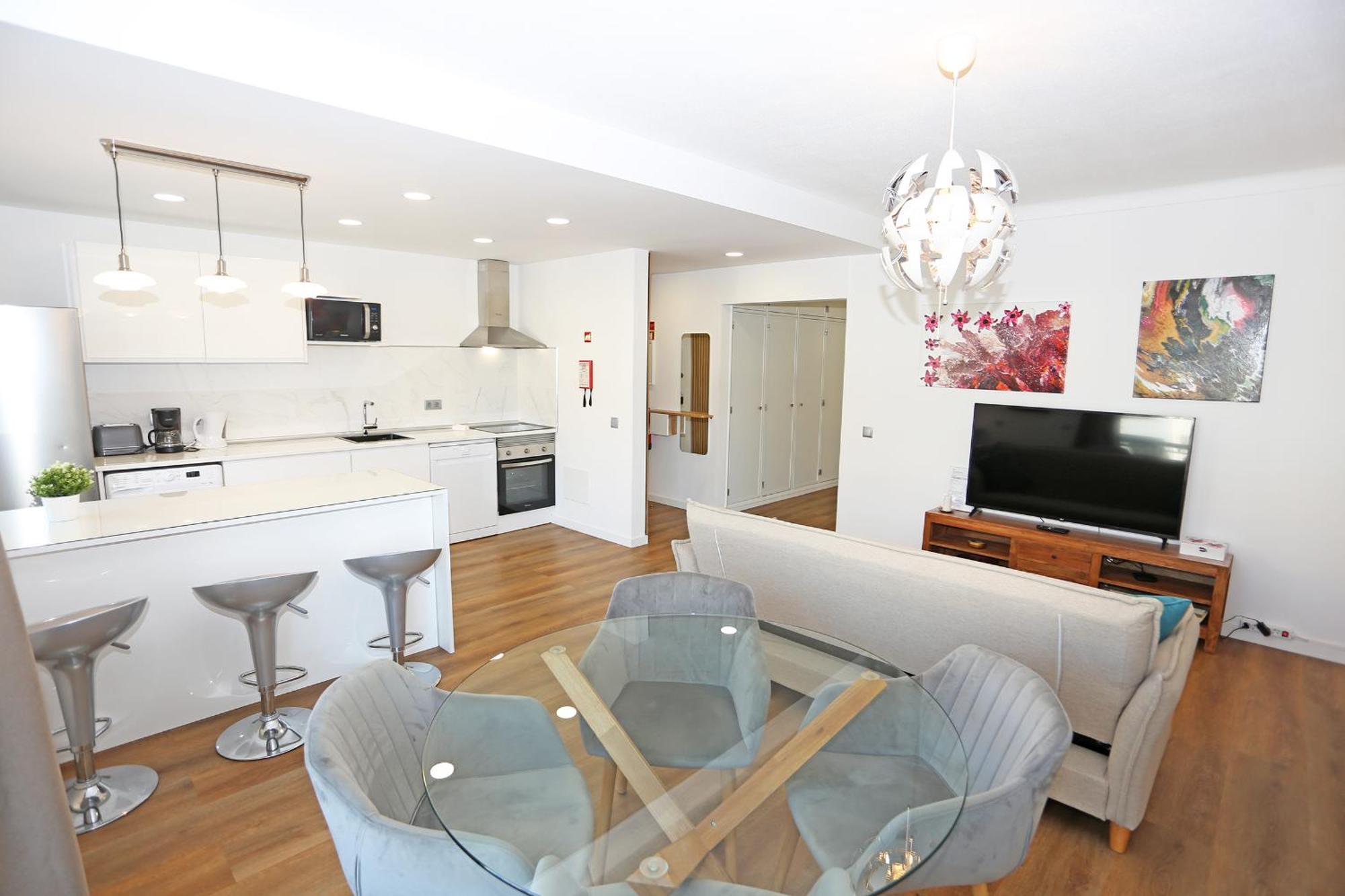 Apartment B61 - Carnation Sun *